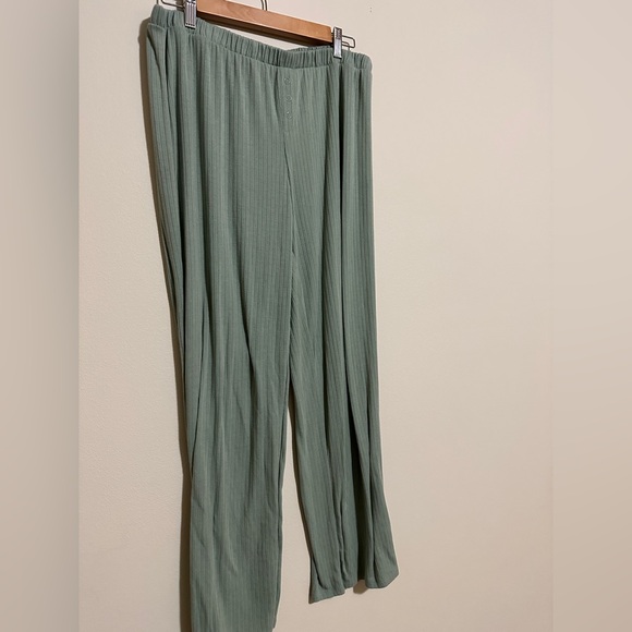 Green Ribbed Pants - Picture 3 of 6